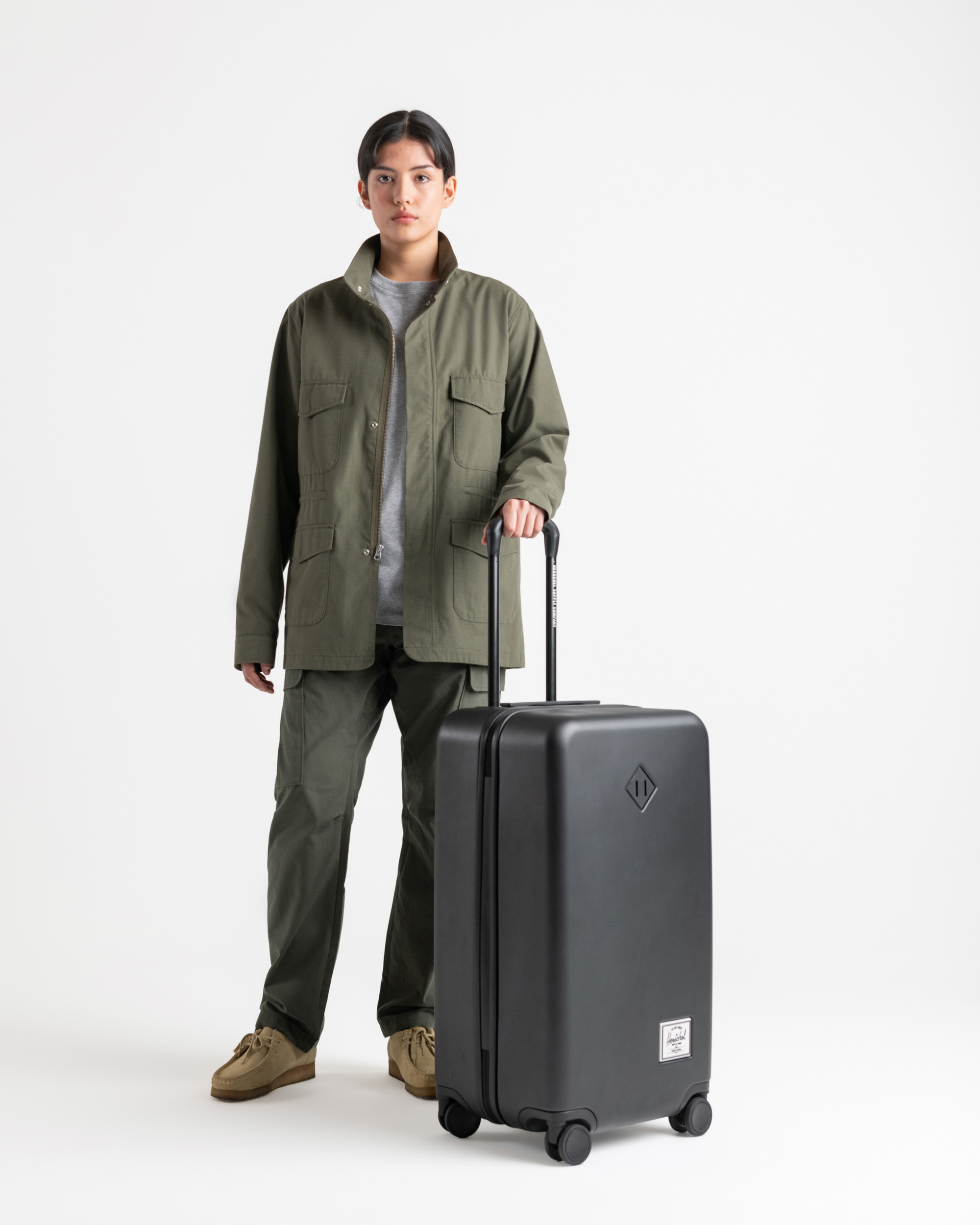 Medium hard shell suitcase new arrivals